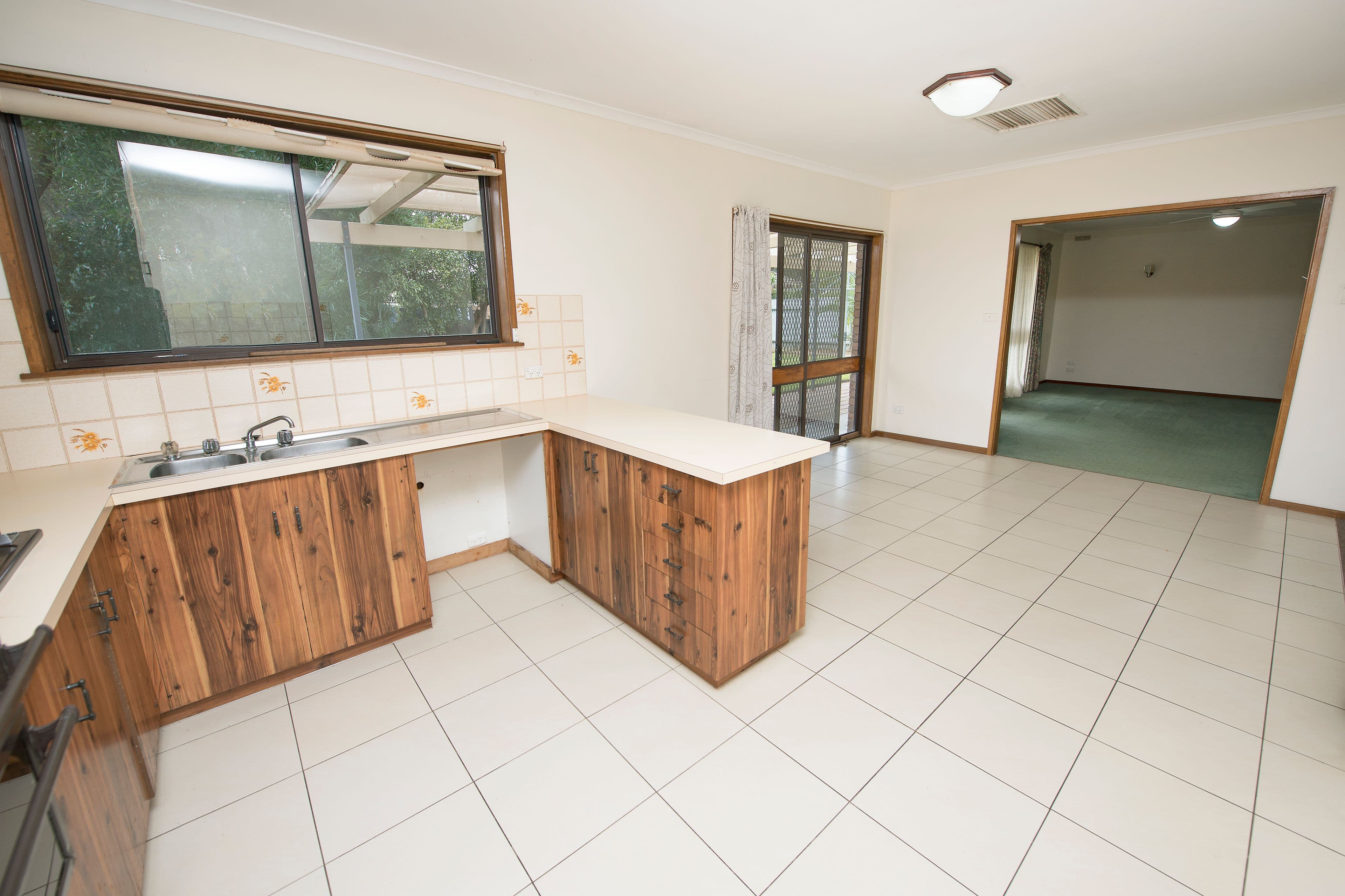 14 Nowie Street, Swan Hill VIC 3585, Swan Hill - Thumbnail 3