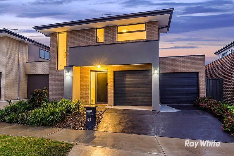 15 Canmore Street, Cranbourne East VIC 3977, Cranbourne East - Image 1