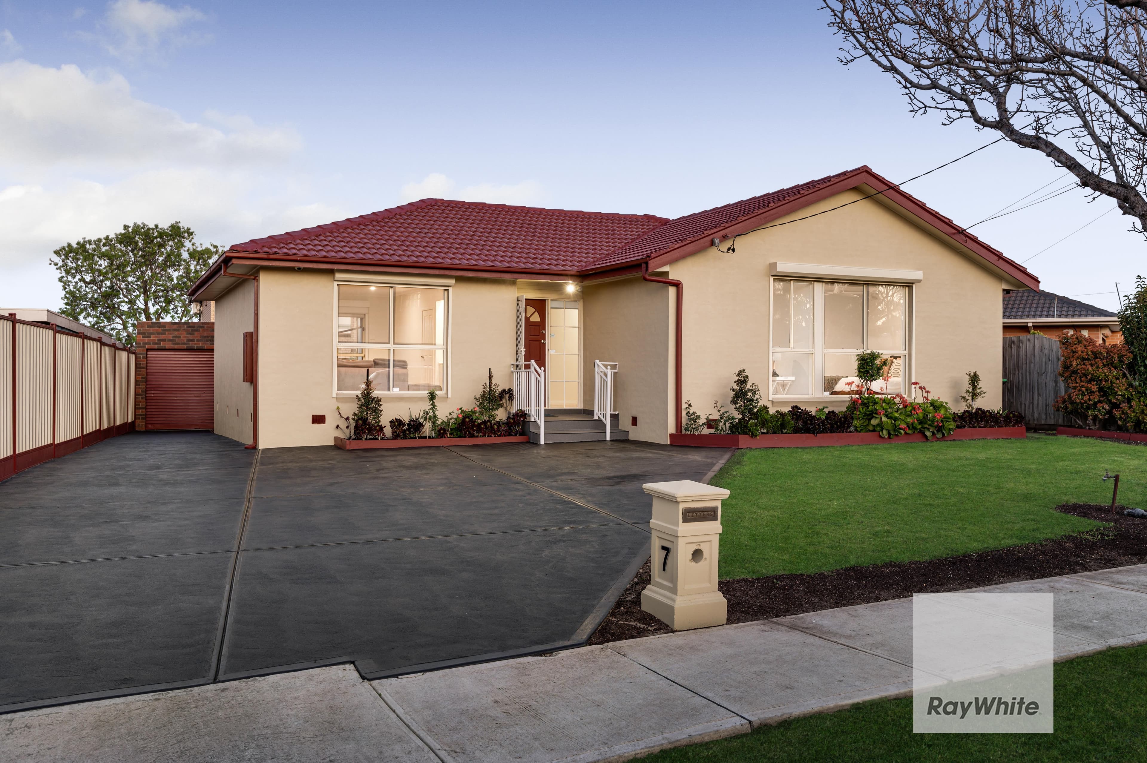 7 Barclay Close, Gladstone Park VIC 3043, Gladstone Park - Image 1