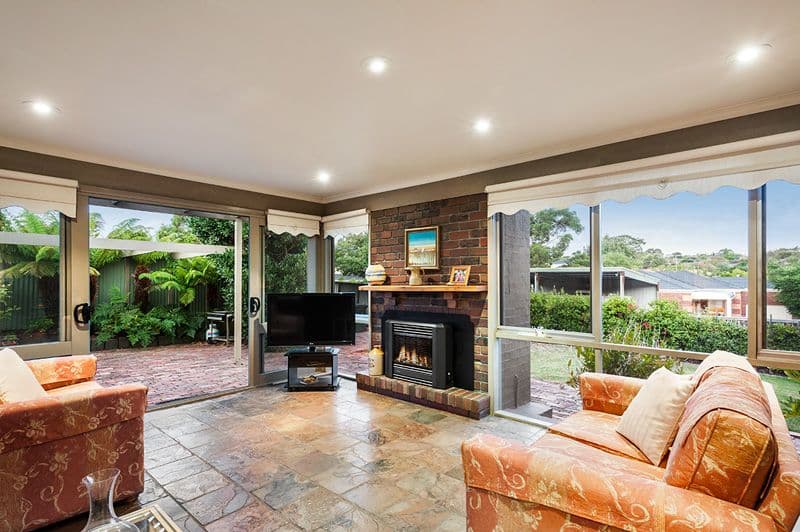 4 Hansen Street, Mount Waverley VIC 3149, Mount Waverley - Thumbnail 2