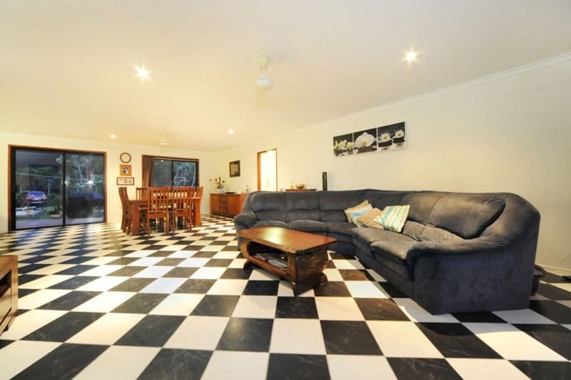 4 Leeder Road, PRESTON QLD 4800, Preston - Thumbnail 3