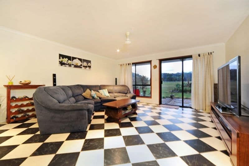 4 Leeder Road, PRESTON QLD 4800, Preston - Thumbnail 4