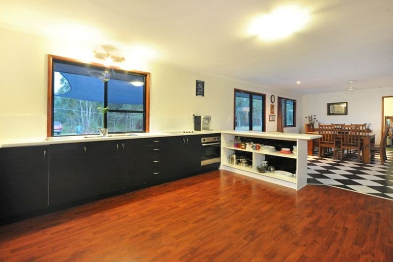 4 Leeder Road, PRESTON QLD 4800, Preston - Thumbnail 5