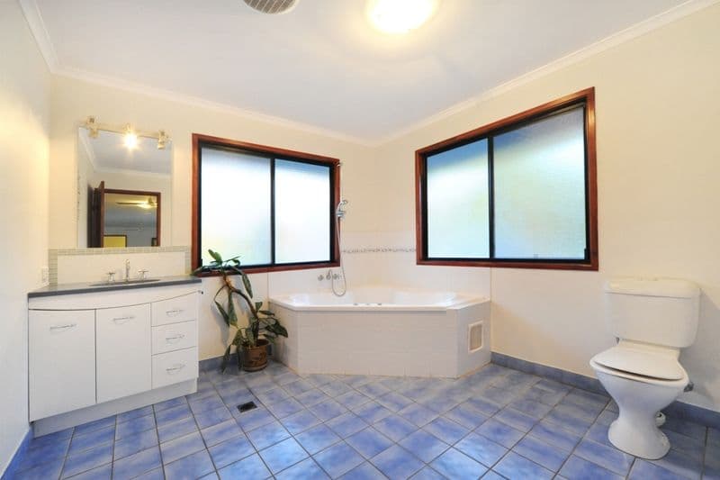 4 Leeder Road, PRESTON QLD 4800, Preston - Thumbnail 6