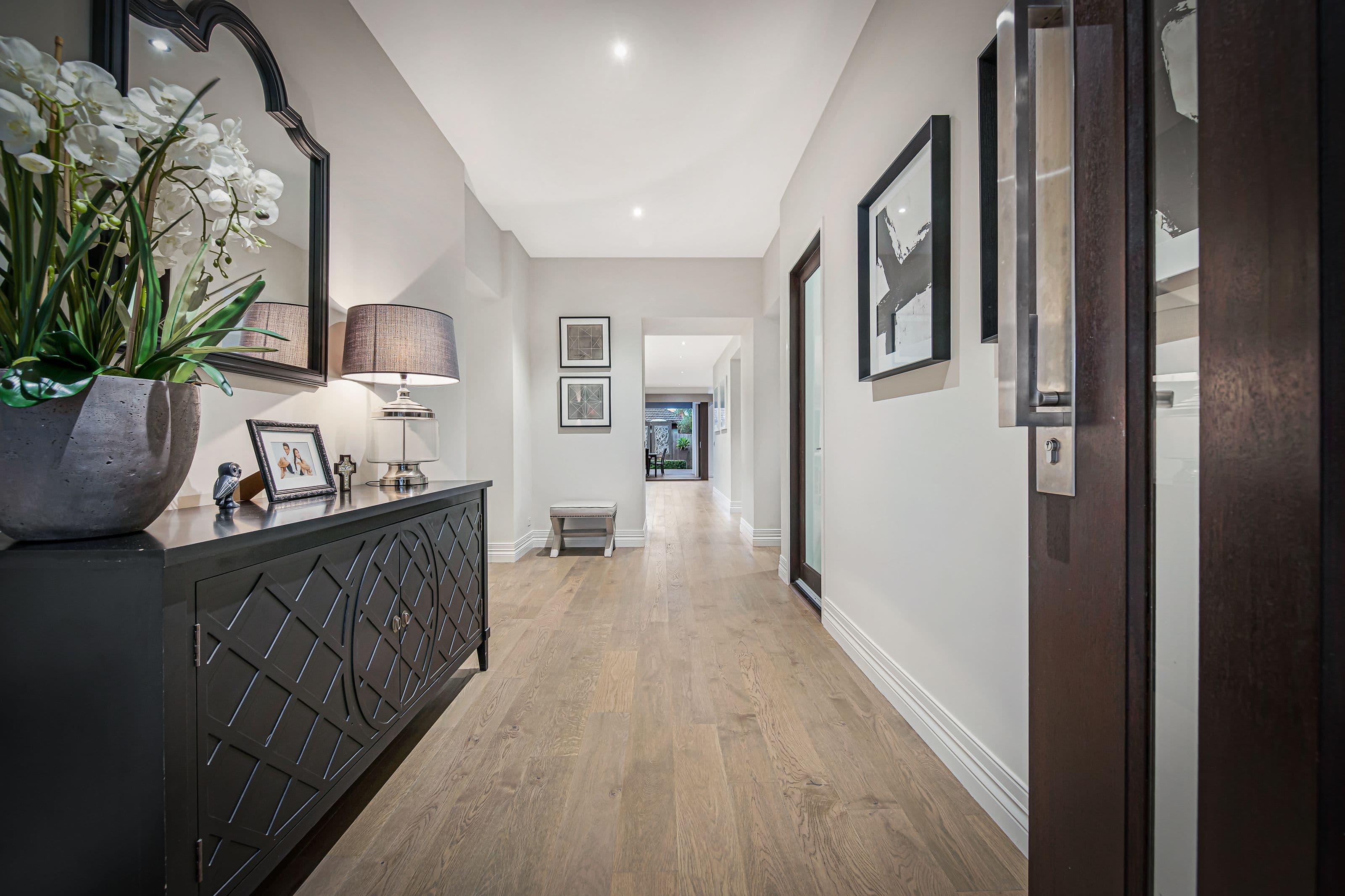 25 Kenilworth Crescent, Glen Waverley VIC 3150, Glen Waverley - Thumbnail 2