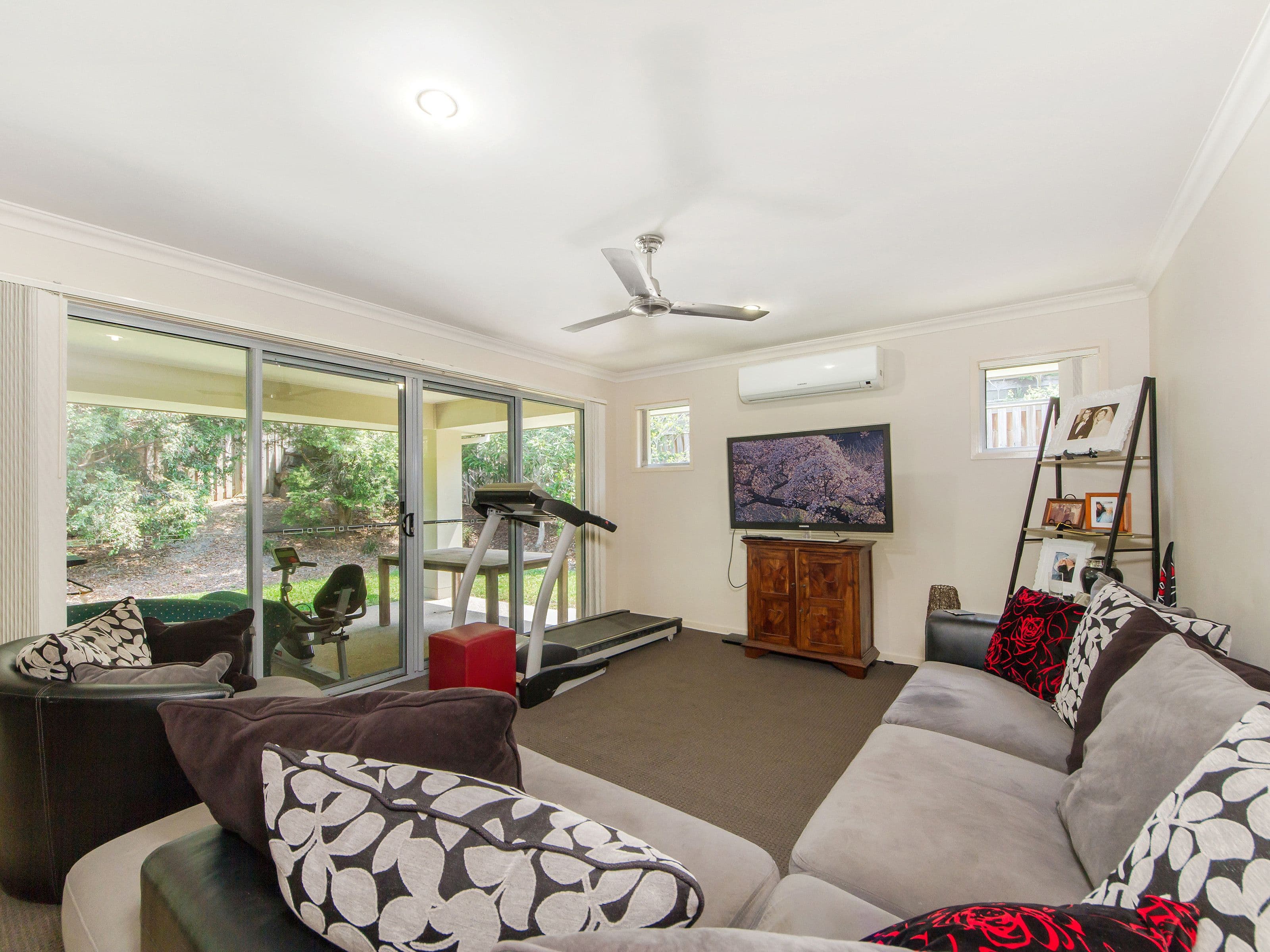 12 Torrington Street, Upper Coomera QLD 4209, Upper Coomera - Thumbnail 6