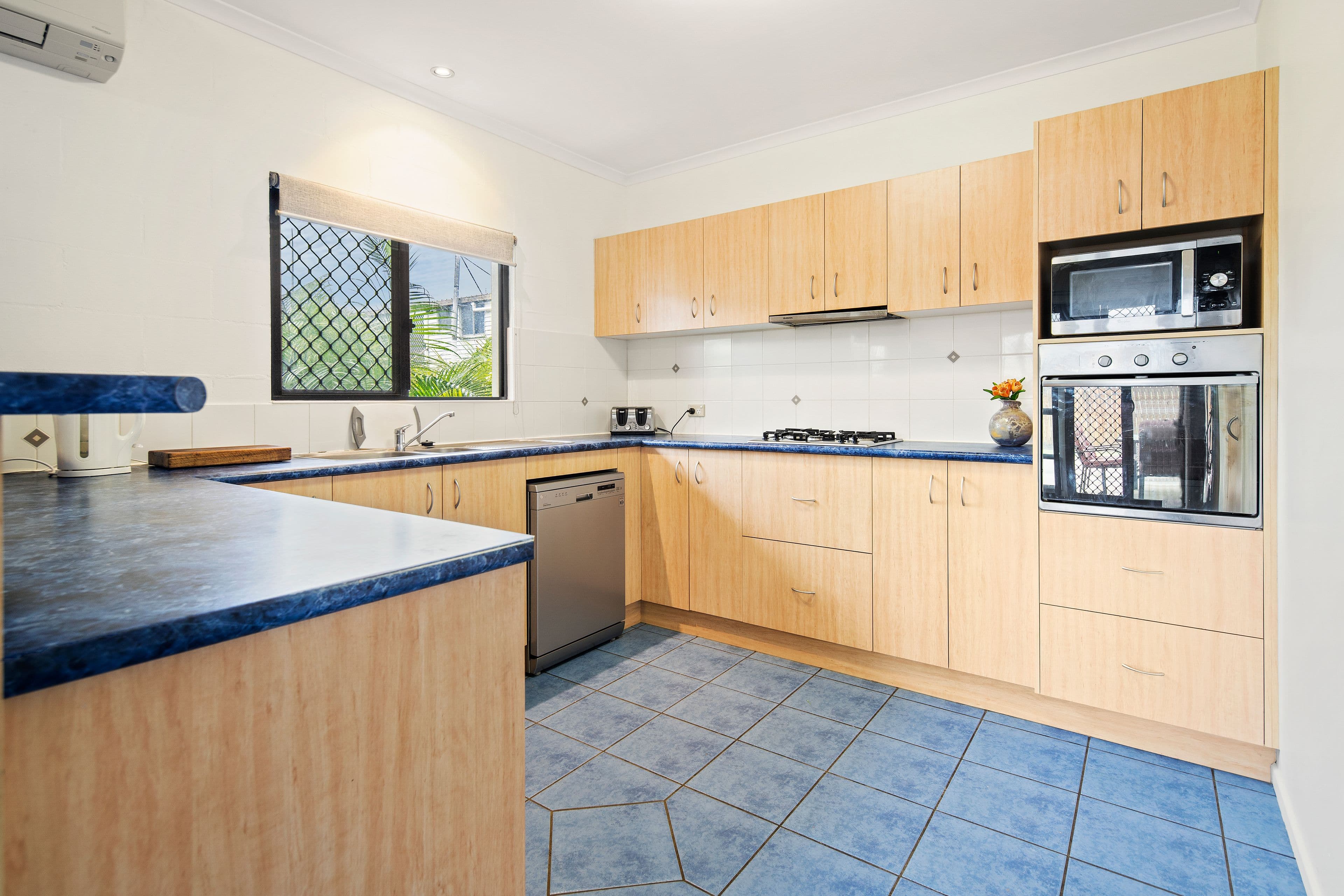 71 Faust Street, Proserpine QLD 4800, Proserpine - Thumbnail 3