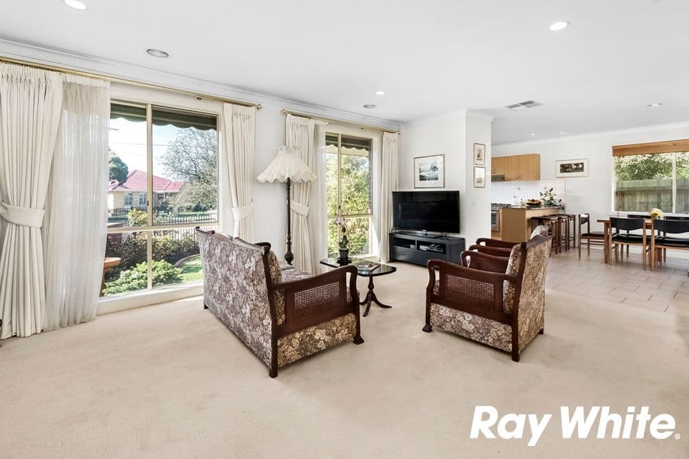 21 Fernhurst Drive, Glen Waverley VIC 3150, Glen Waverley - Thumbnail 3
