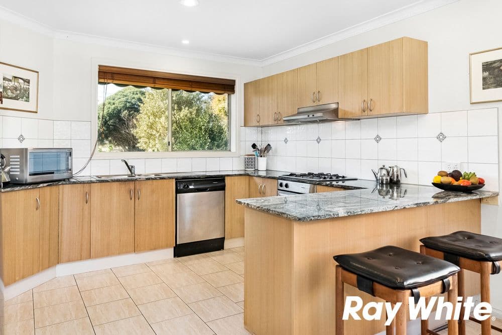21 Fernhurst Drive, Glen Waverley VIC 3150, Glen Waverley - Thumbnail 5