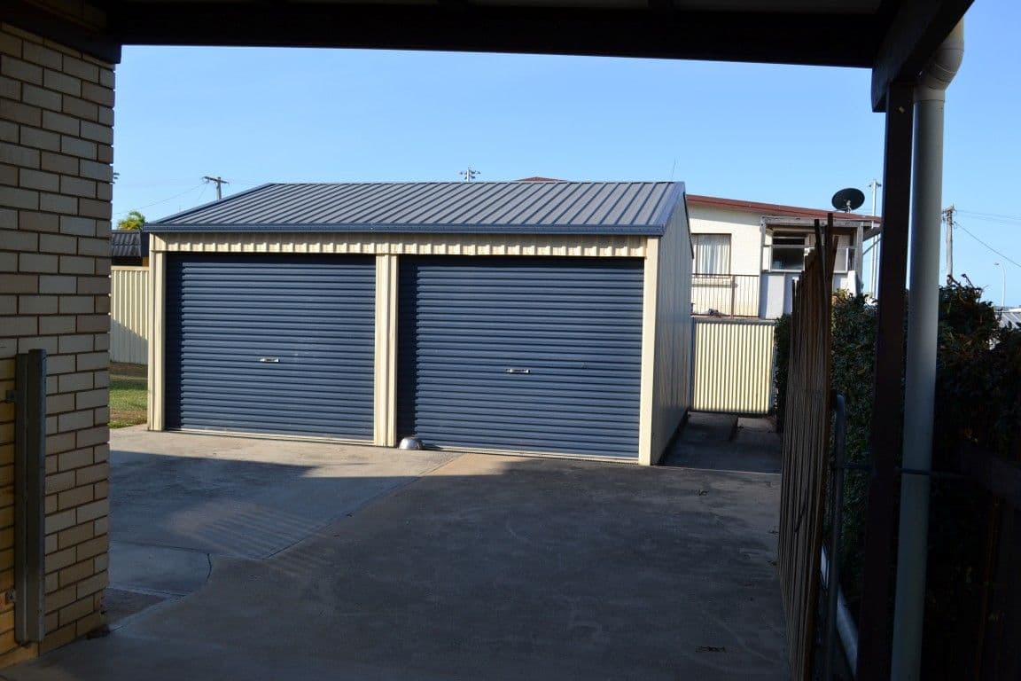 11 Campbell Street, CLINTON QLD 4680, Clinton - Thumbnail 2