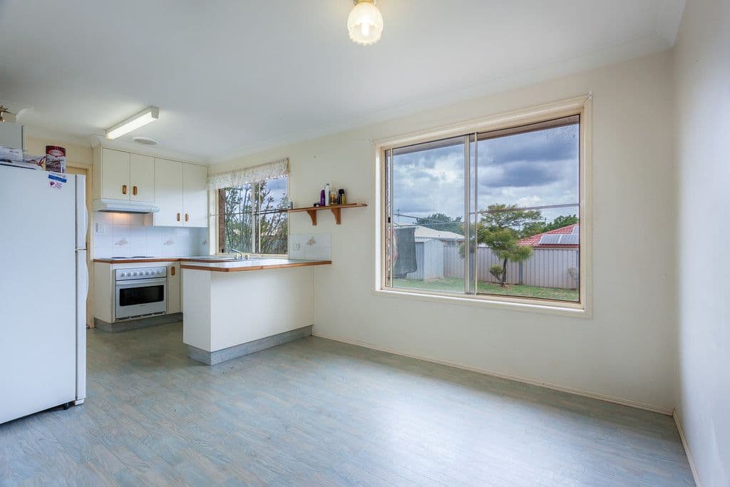 8 Oaklands Court, Glenvale QLD 4350, Glenvale - Thumbnail 3