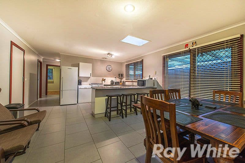 15 Macquarie Court, Cranbourne North VIC 3977, Cranbourne North - Thumbnail 4