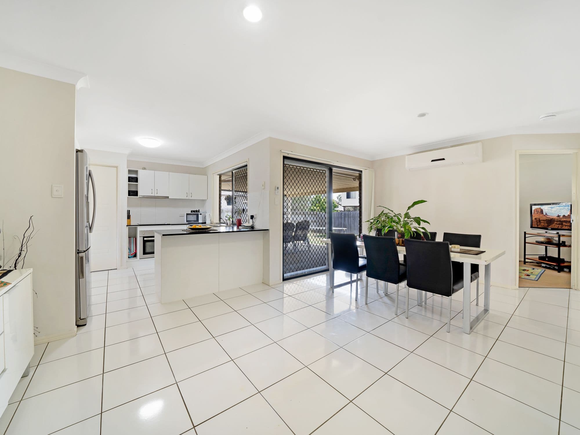 28 Zachary Street, Eagleby QLD 4207, Eagleby - Thumbnail 4