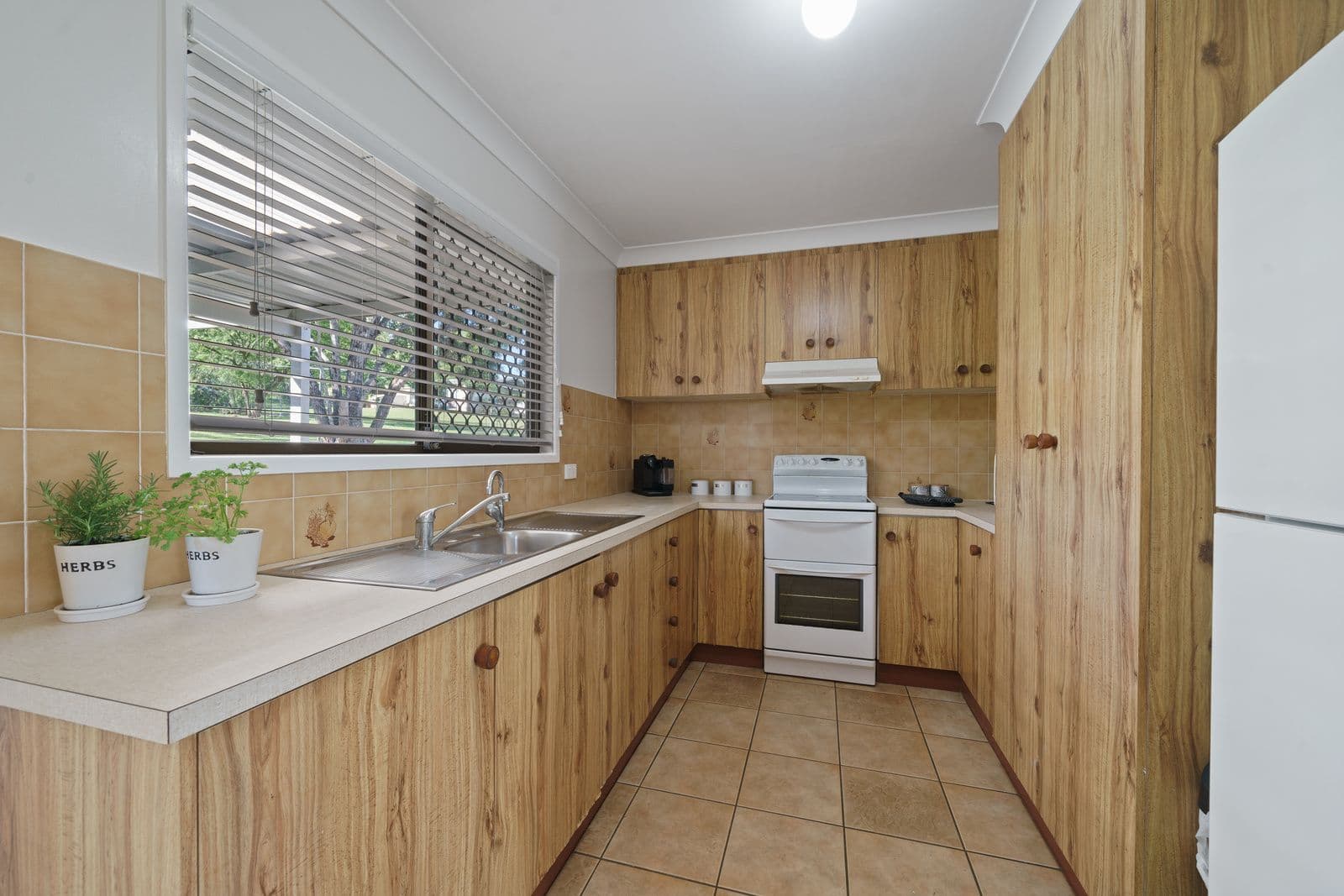 18 Rebwonga Street, Kingsthorpe QLD 4400, Kingsthorpe - Thumbnail 3