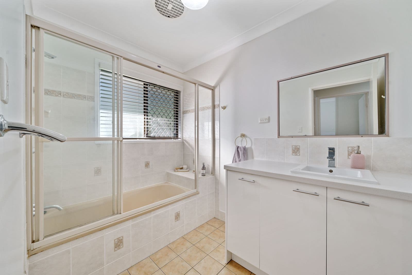 18 Rebwonga Street, Kingsthorpe QLD 4400, Kingsthorpe - Thumbnail 6