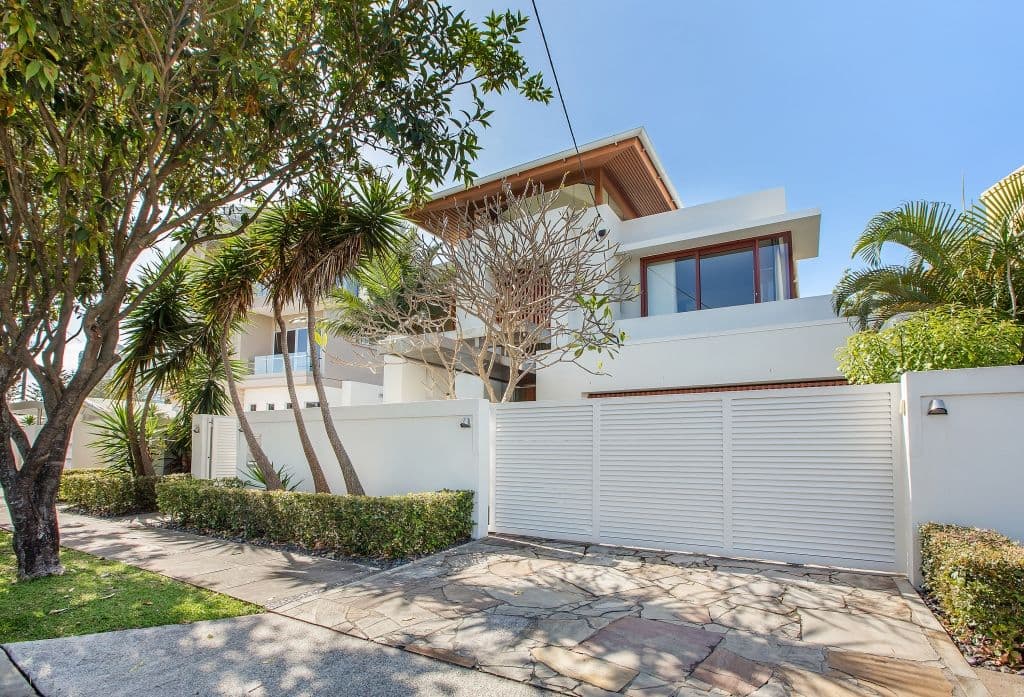 57 Woodroffe Avenue, MAIN BEACH QLD 4217, Main Beach - Thumbnail 2