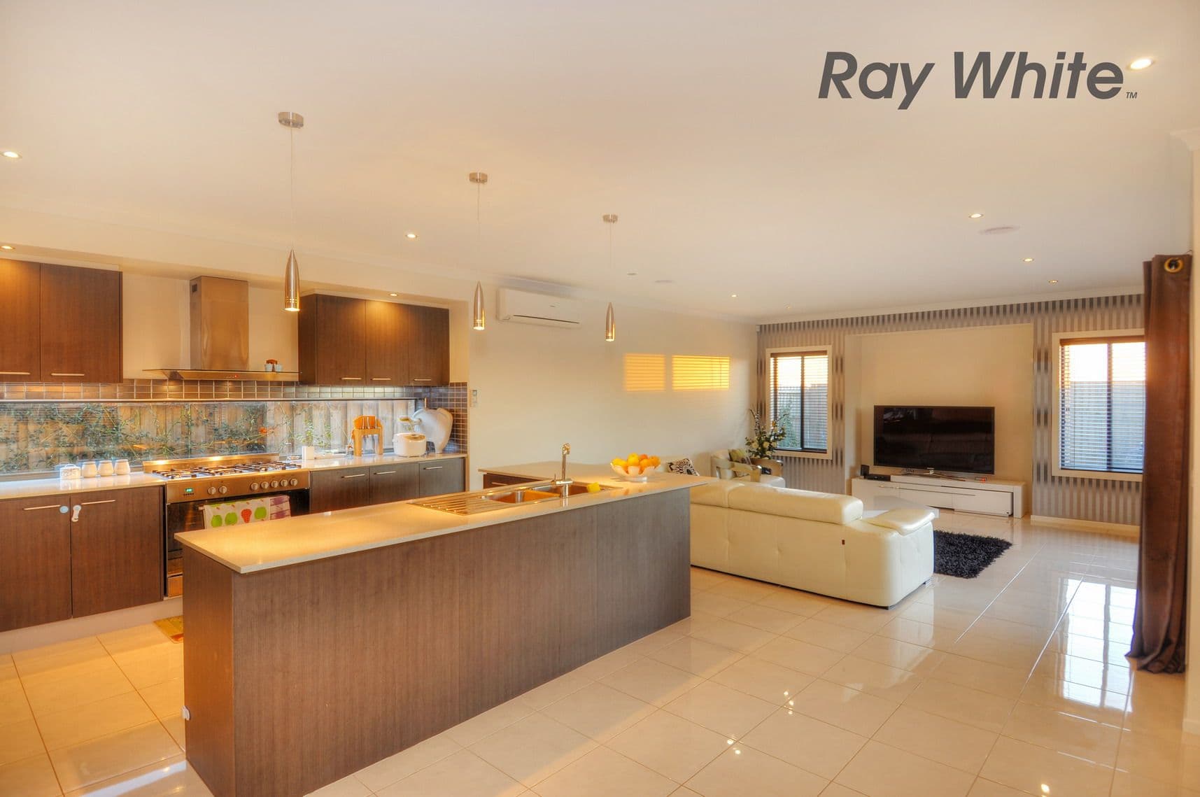 43 Millpond Drive, POINT COOK VIC 3030, Point Cook - Thumbnail 3
