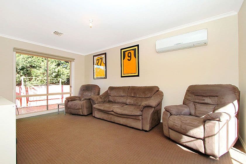 30 Bradley Drive, MILL PARK VIC 3082, Mill Park - Thumbnail 5