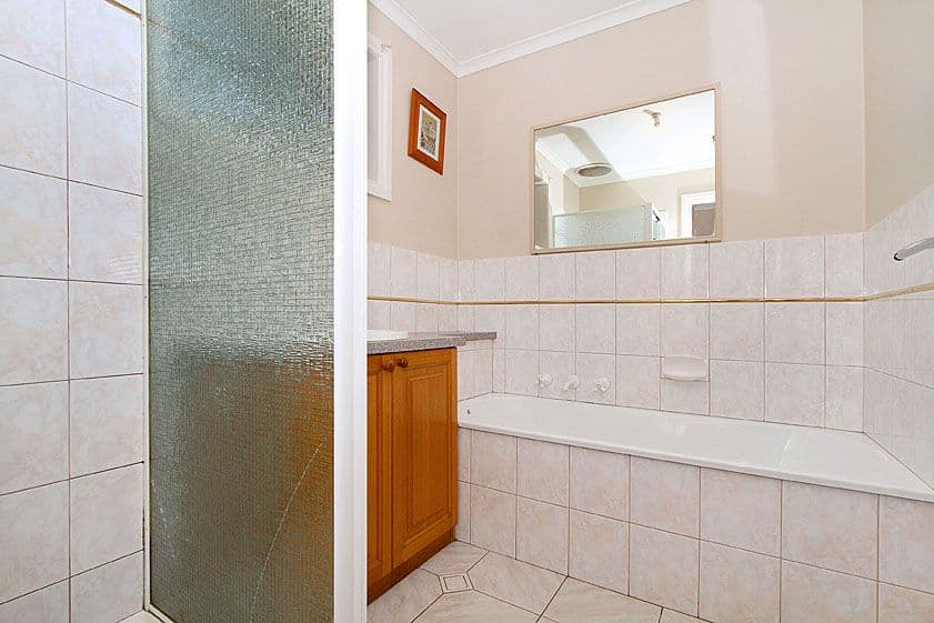 30 Bradley Drive, MILL PARK VIC 3082, Mill Park - Thumbnail 7