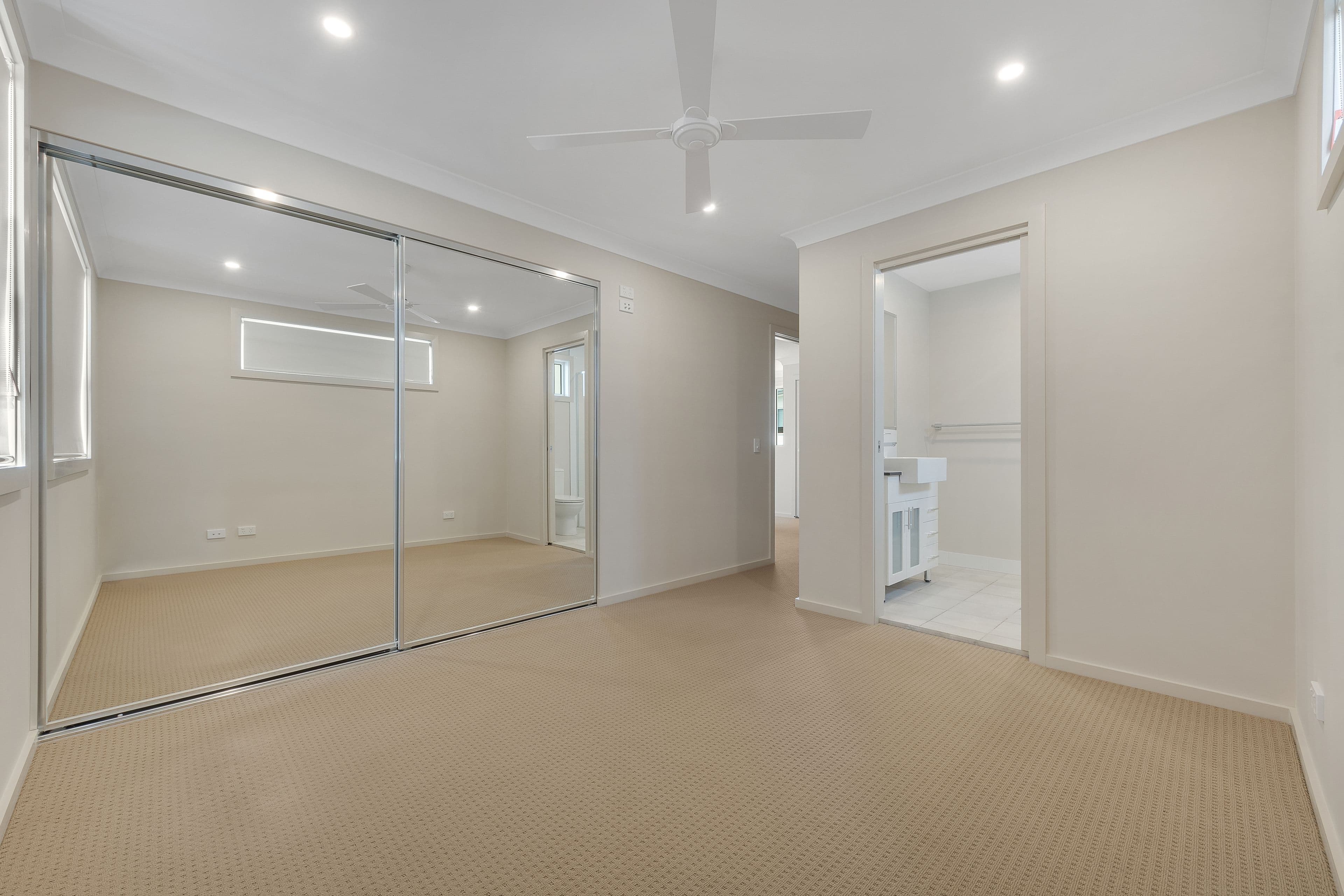 12 Mellish Parade, Glenfield NSW 2167, Glenfield - Thumbnail 4