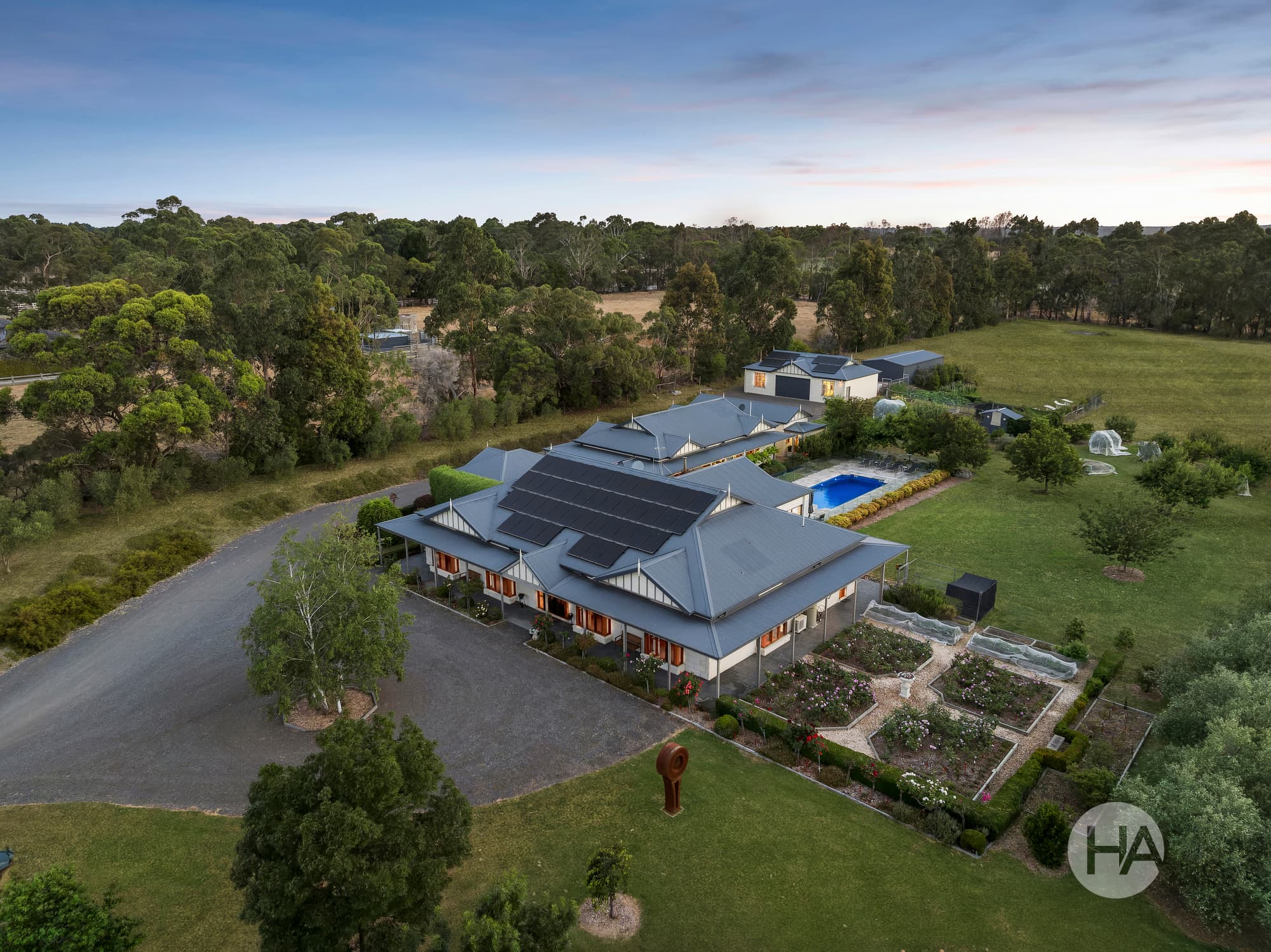 253 & 253A Eramosa Road West, MOOROODUC, Moorooduc - Image 1