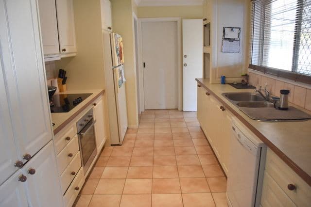 32 Jacaranda Drive, Moree - Thumbnail 2