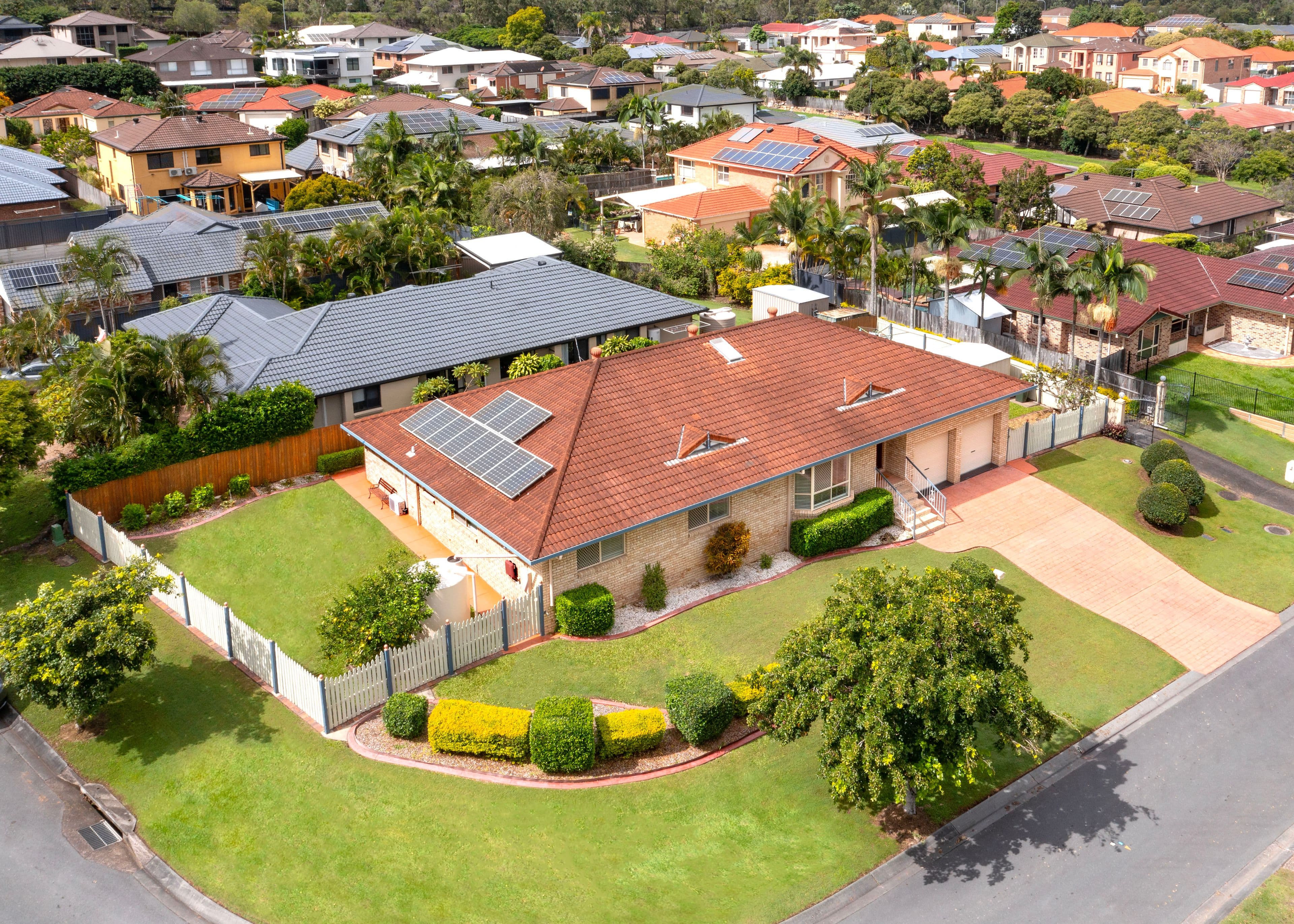 11 Hereford Crescent, Carindale QLD 4152, Carindale - Image 1