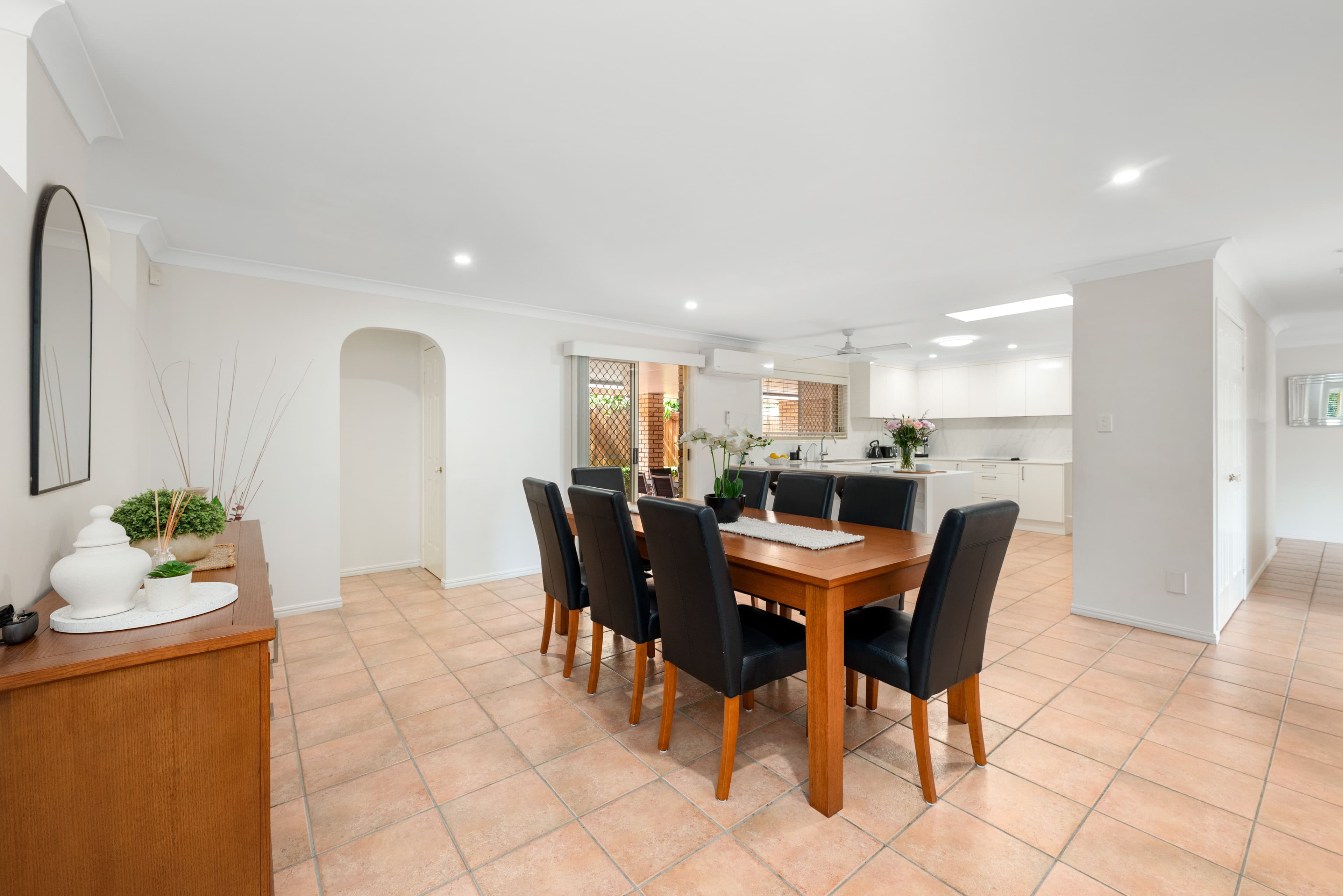 11 Hereford Crescent, Carindale QLD 4152, Carindale - Thumbnail 4