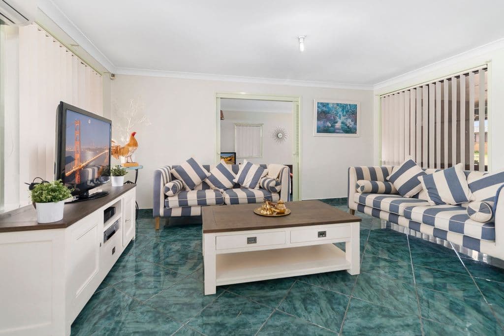 52 Oliveri Crescent, Green Valley - Thumbnail 2