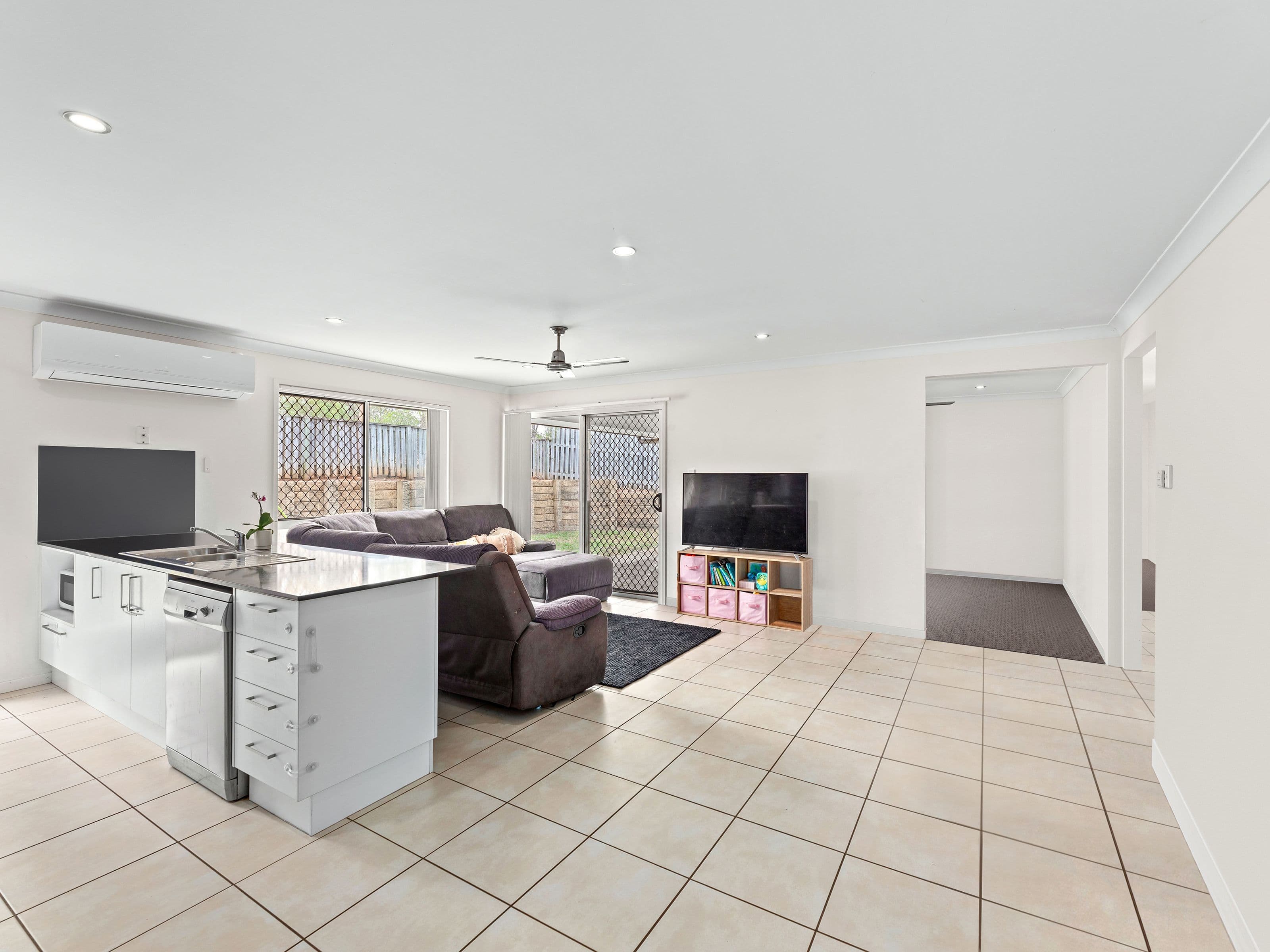 24 Goldenwood Crescent, Fernvale QLD 4306, Fernvale - Thumbnail 7