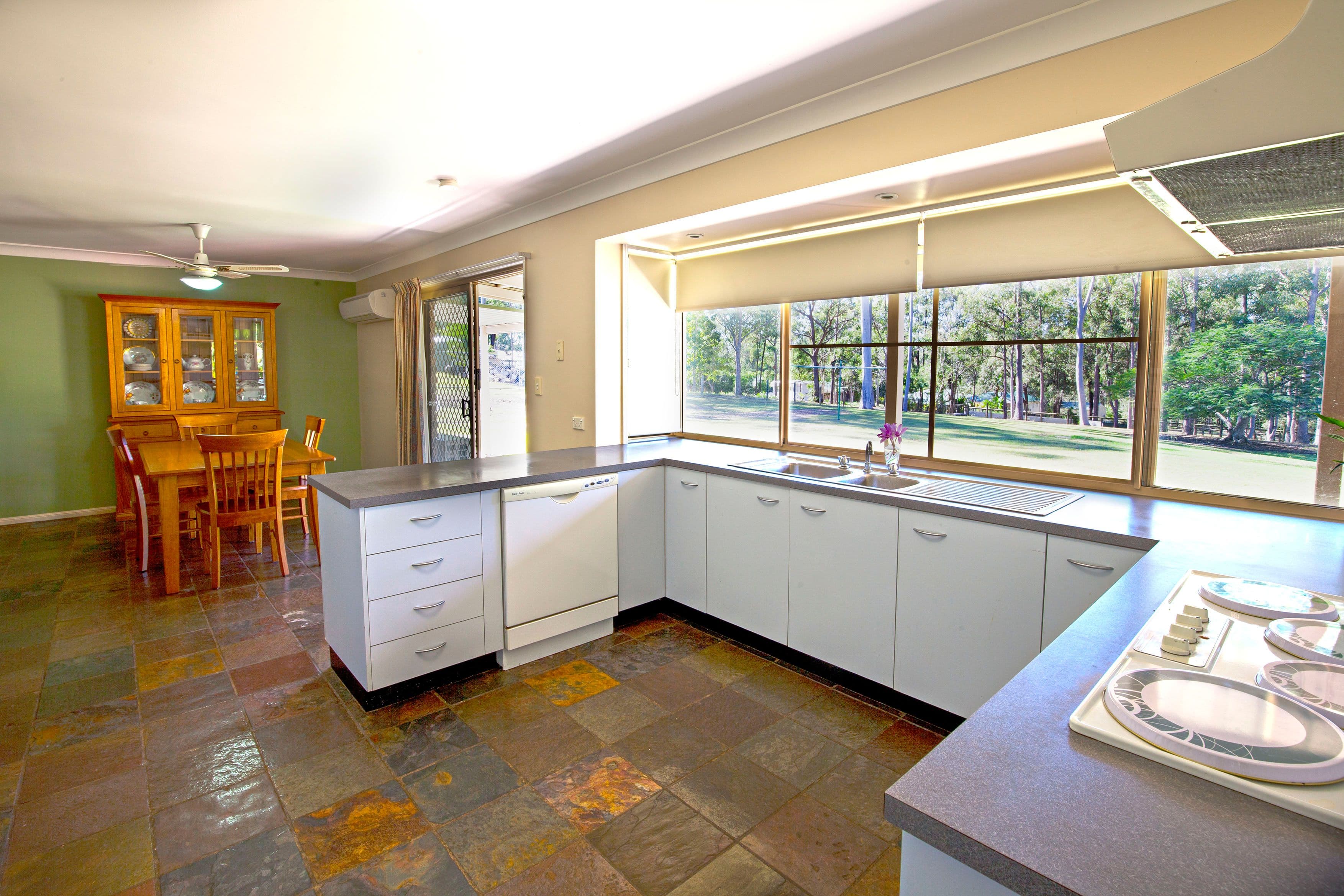 7 Glenross Drive, Pine Mountain QLD 4306, Pine Mountain - Thumbnail 4