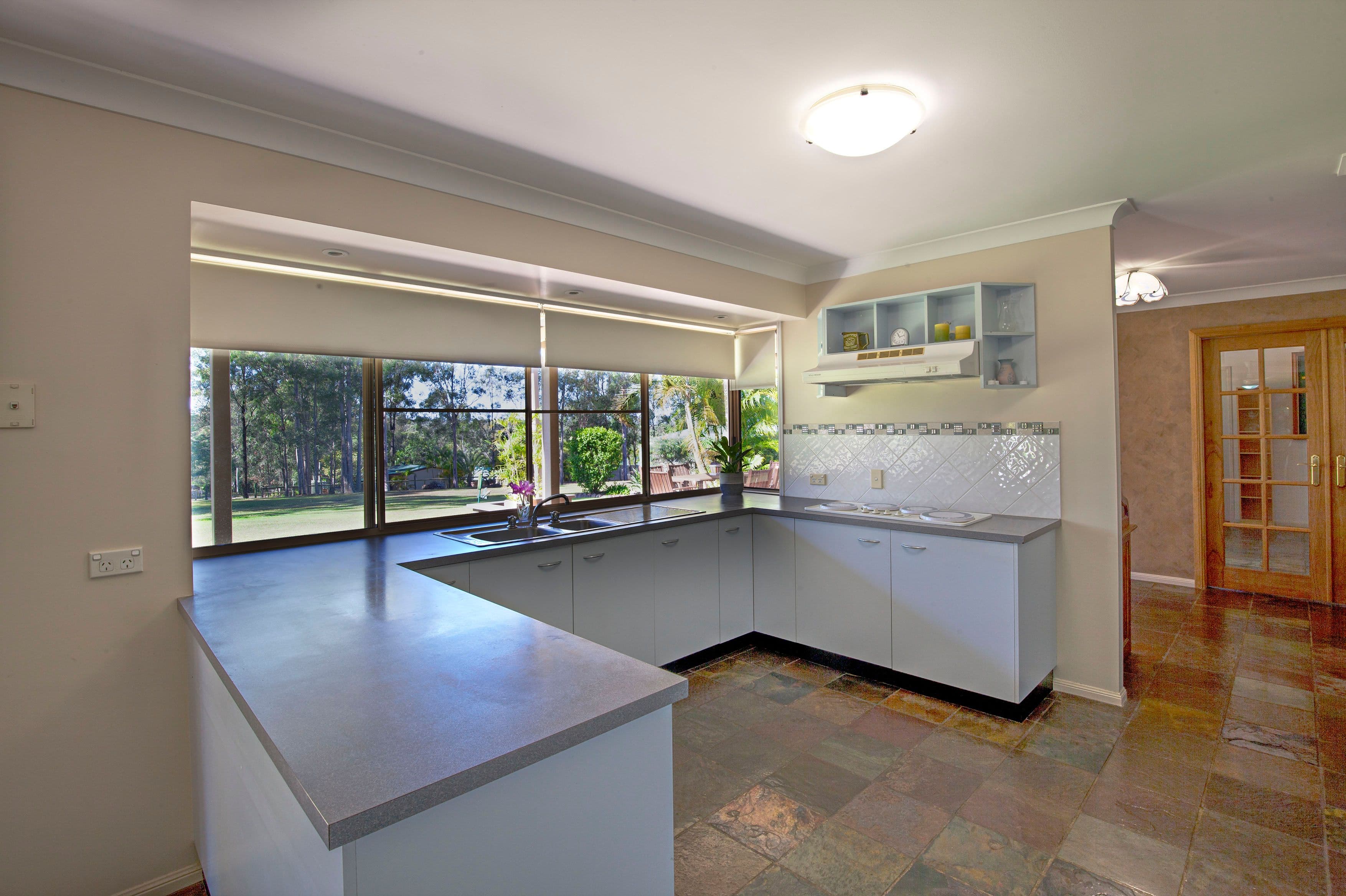 7 Glenross Drive, Pine Mountain QLD 4306, Pine Mountain - Thumbnail 5