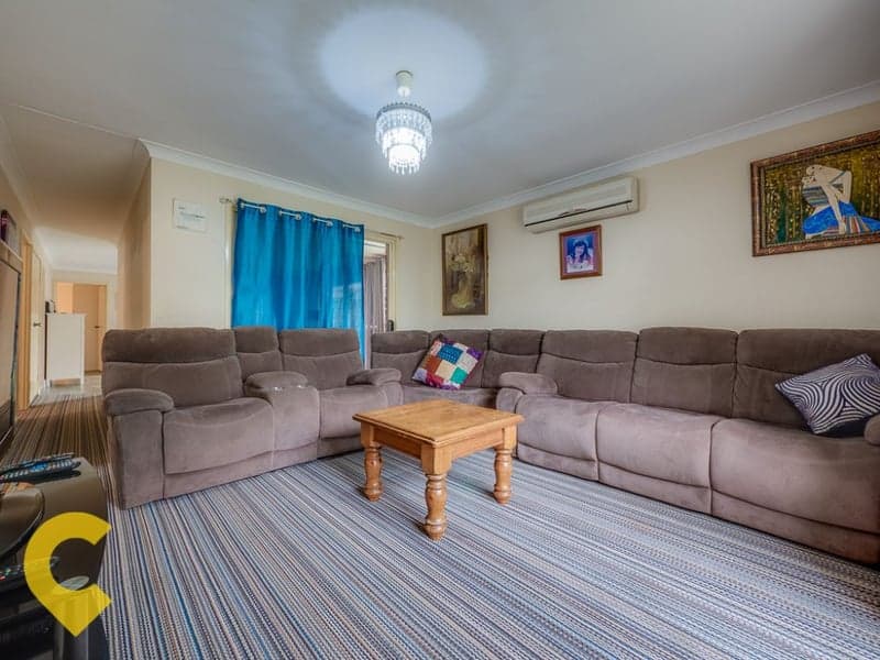 6 Buttercup Close, Meadowbrook - Thumbnail 3