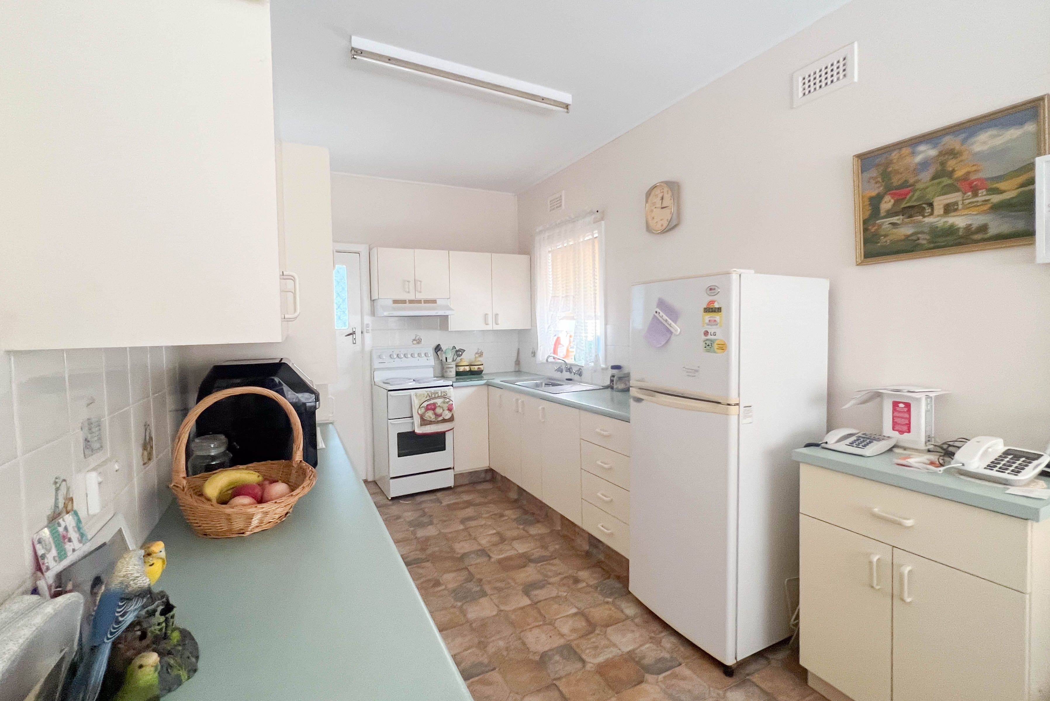 30 Victory Street, West Wyalong NSW 2671, West Wyalong - Thumbnail 3