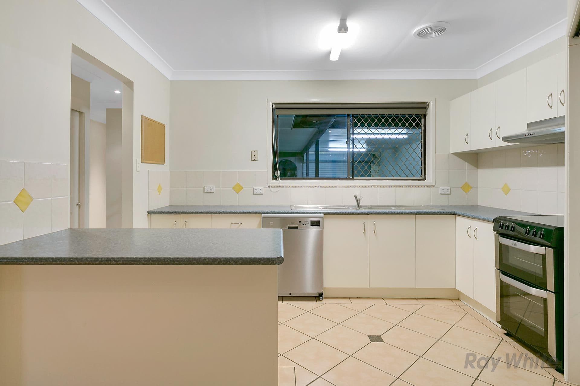 18 Van Dieman Crescent, Springwood QLD 4127, Springwood - Thumbnail 2