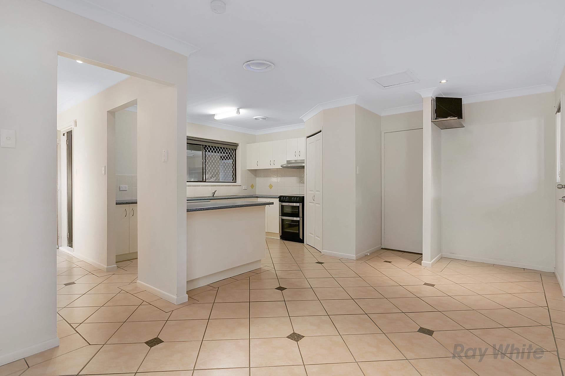18 Van Dieman Crescent, Springwood QLD 4127, Springwood - Thumbnail 7