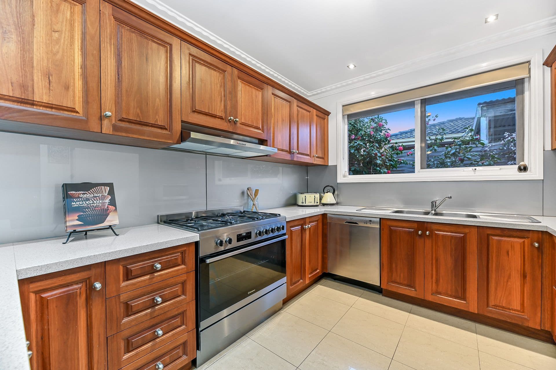 11 Rob Roy Street, Glen Waverley VIC 3150, Glen Waverley - Thumbnail 6