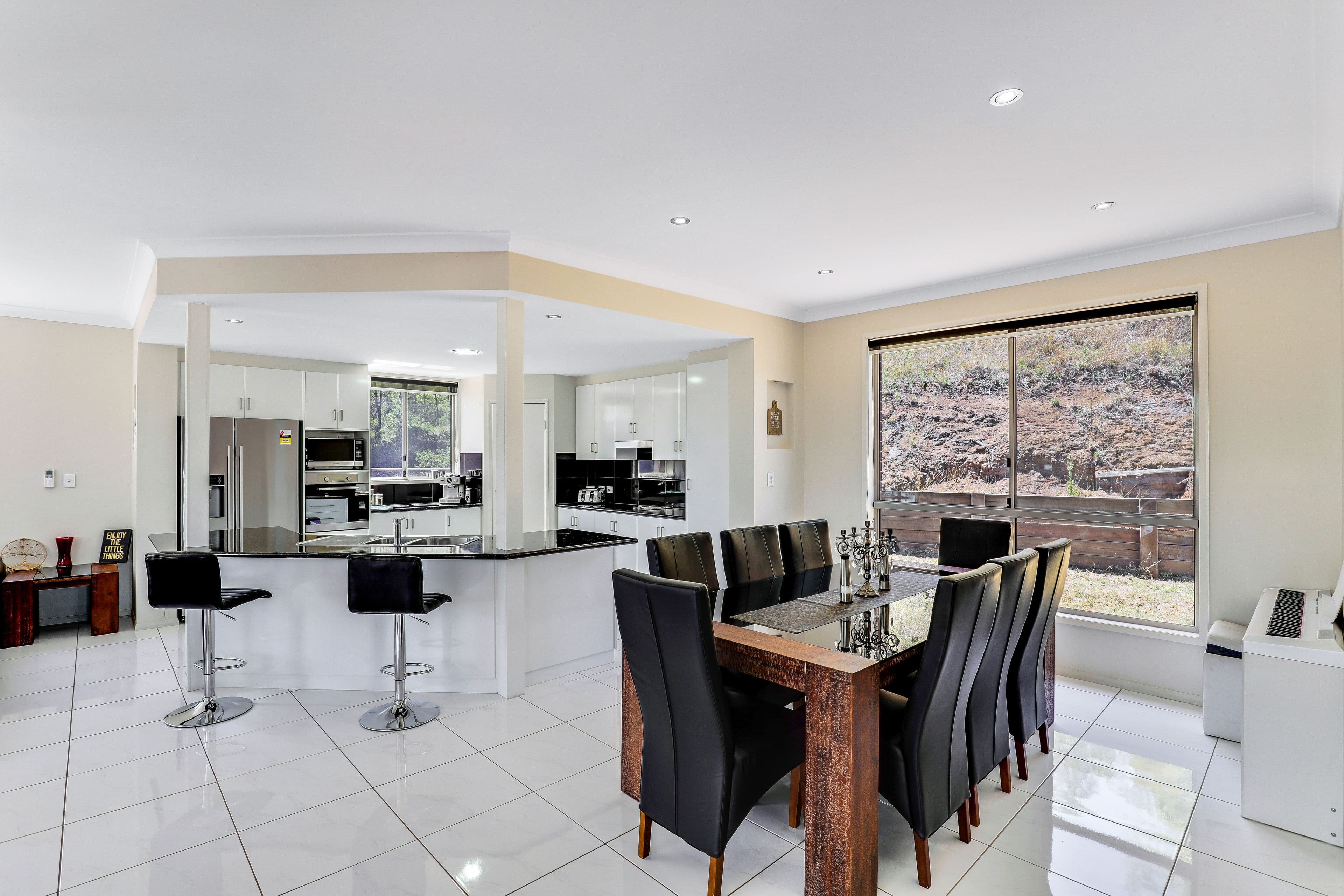 64 Scenic Drive, Silver Ridge QLD 4352, Silver Ridge - Thumbnail 2