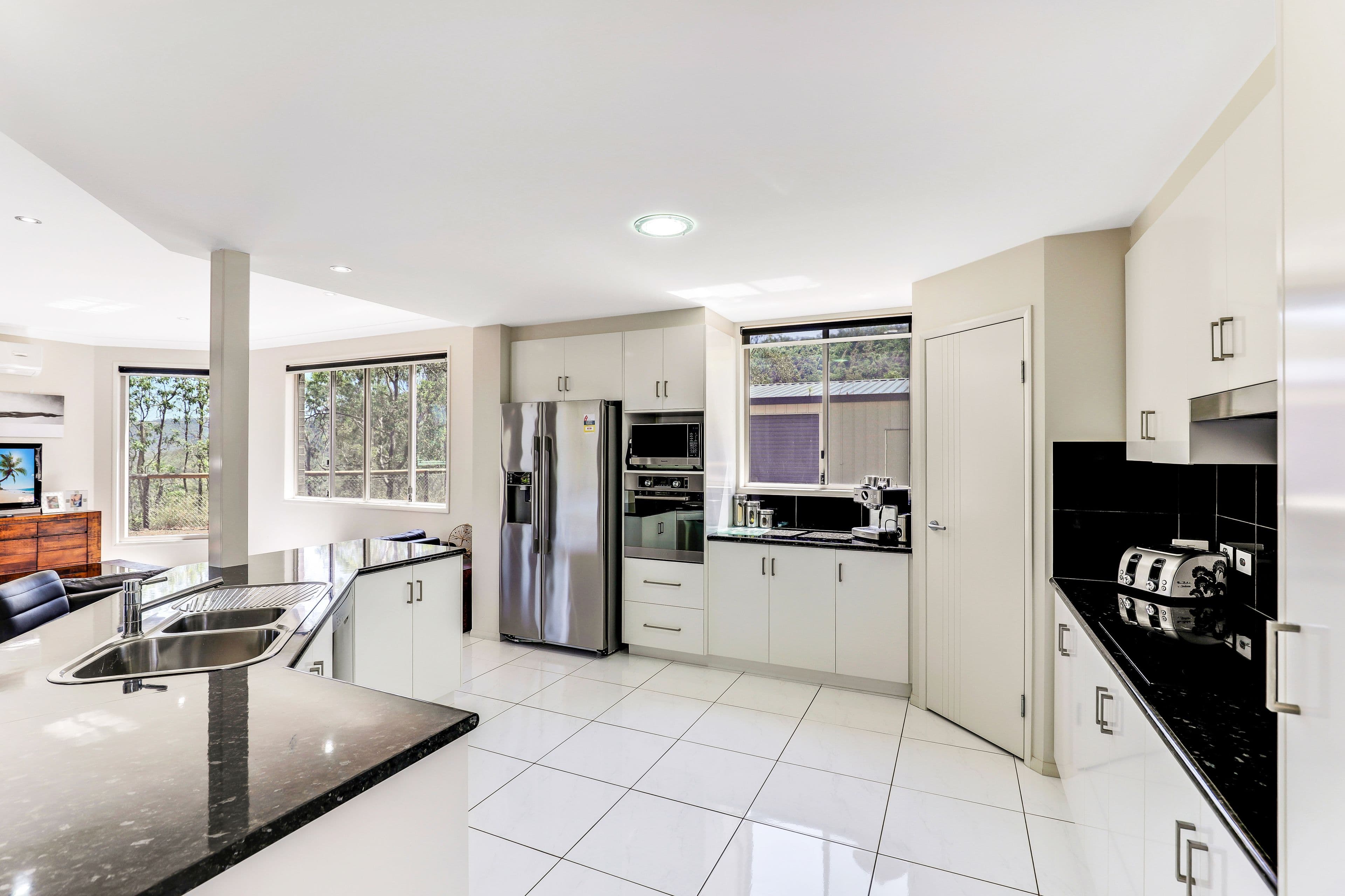 64 Scenic Drive, Silver Ridge QLD 4352, Silver Ridge - Thumbnail 4
