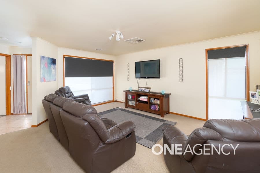 8 OTAMA Street, Glenfield Park, Glenfield Park - Thumbnail 2