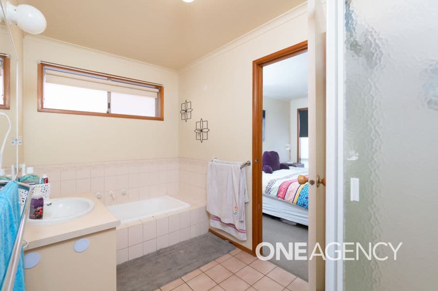 8 OTAMA Street, Glenfield Park, Glenfield Park - Thumbnail 6