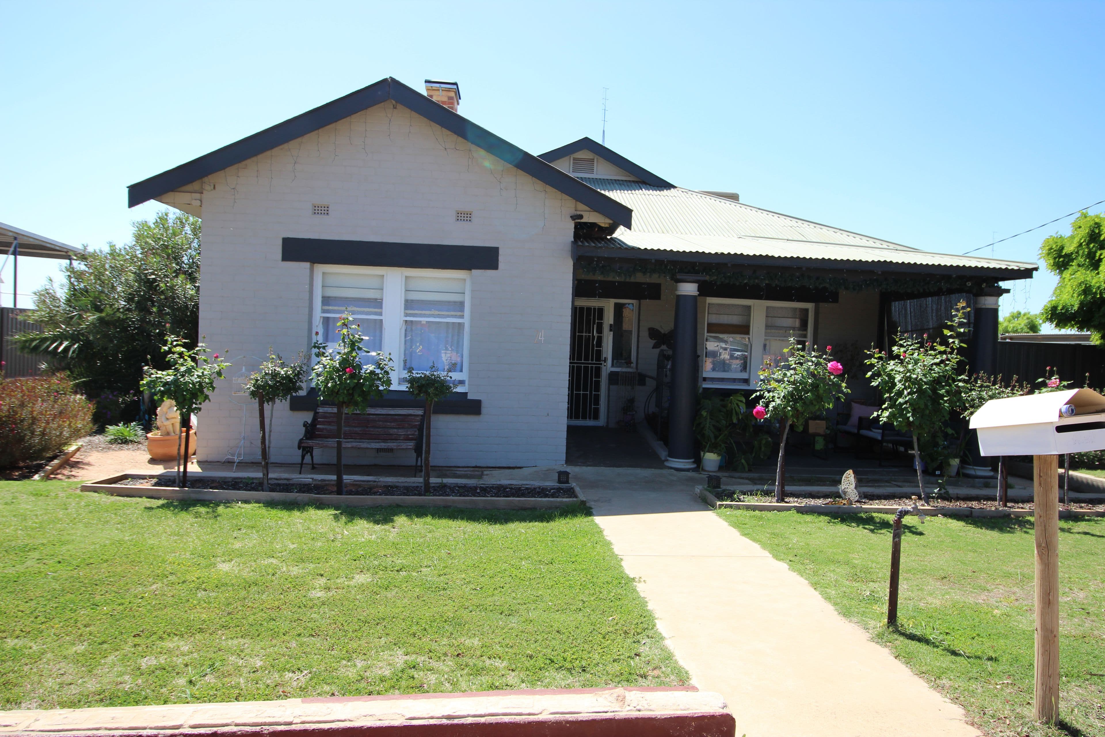 24 Lawrie Terrace, Waikerie SA 5330, Waikerie - Image 1
