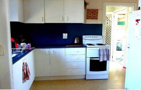 47 Latchford Street, PIMLICO QLD 4812, Pimlico - Thumbnail 4