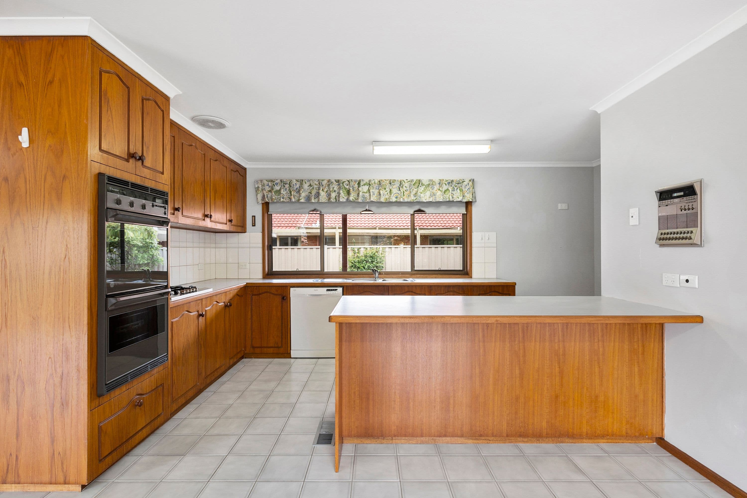 15 Shaw Avenue, Wendouree VIC 3355, Wendouree - Thumbnail 6