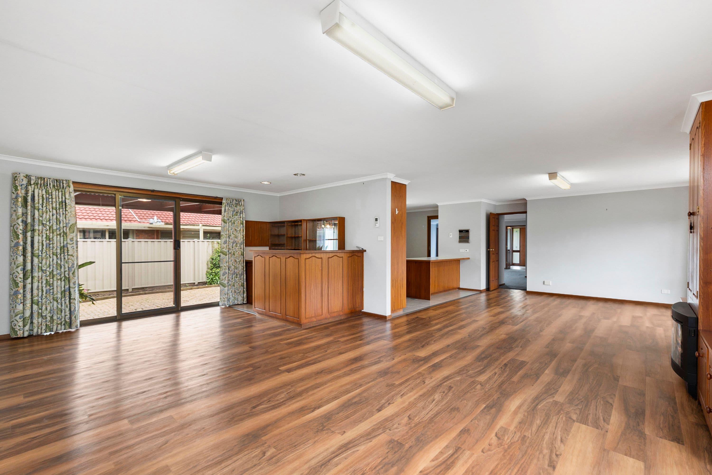 15 Shaw Avenue, Wendouree VIC 3355, Wendouree - Thumbnail 8