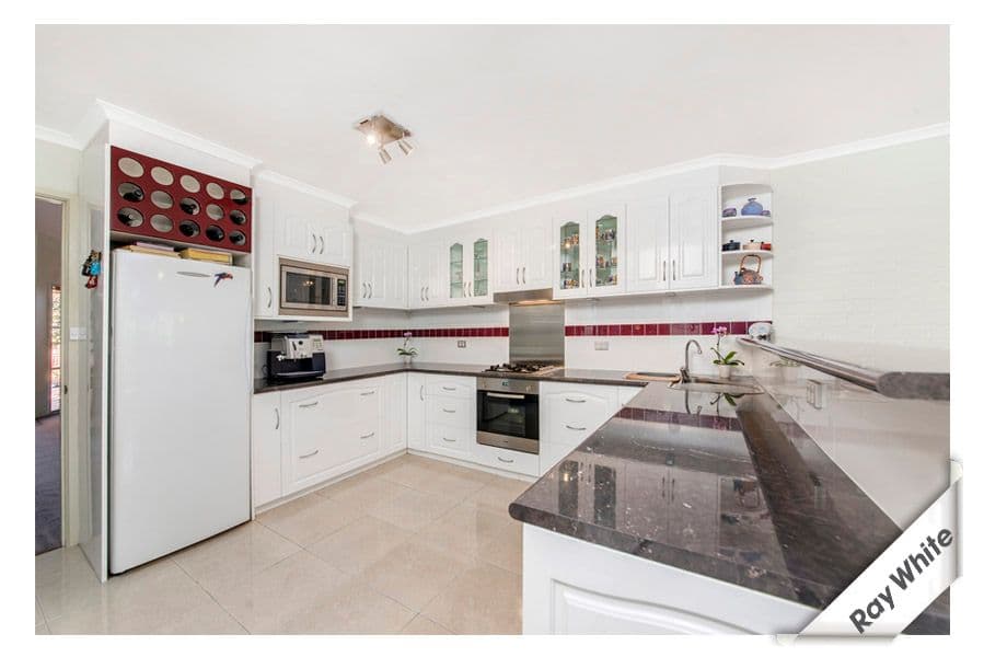 74 Crest Park Parade, QUEANBEYAN NSW 2620, Queanbeyan West - Thumbnail 2