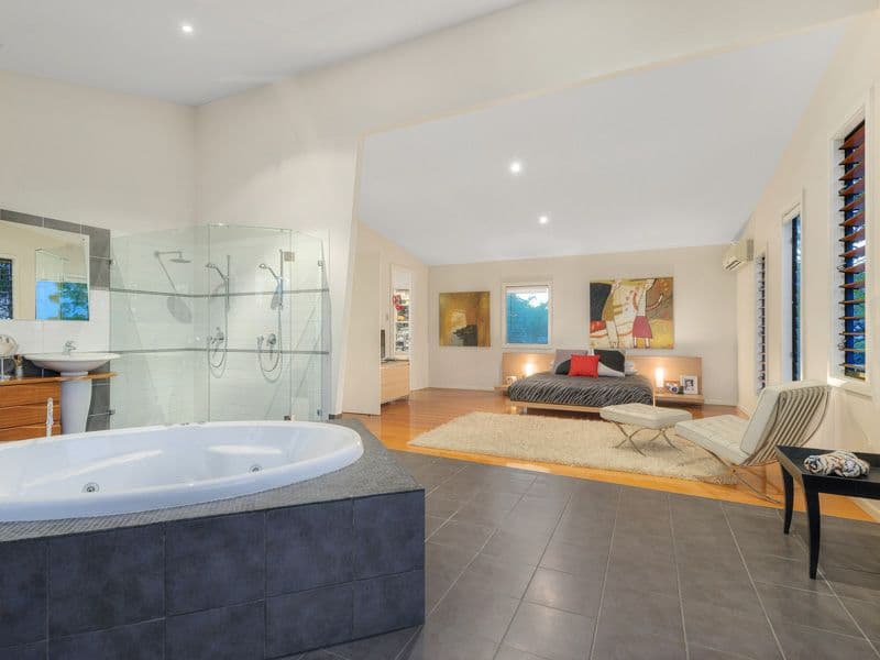 7 Lamont Street, ST LUCIA QLD 4067, St Lucia - Thumbnail 6