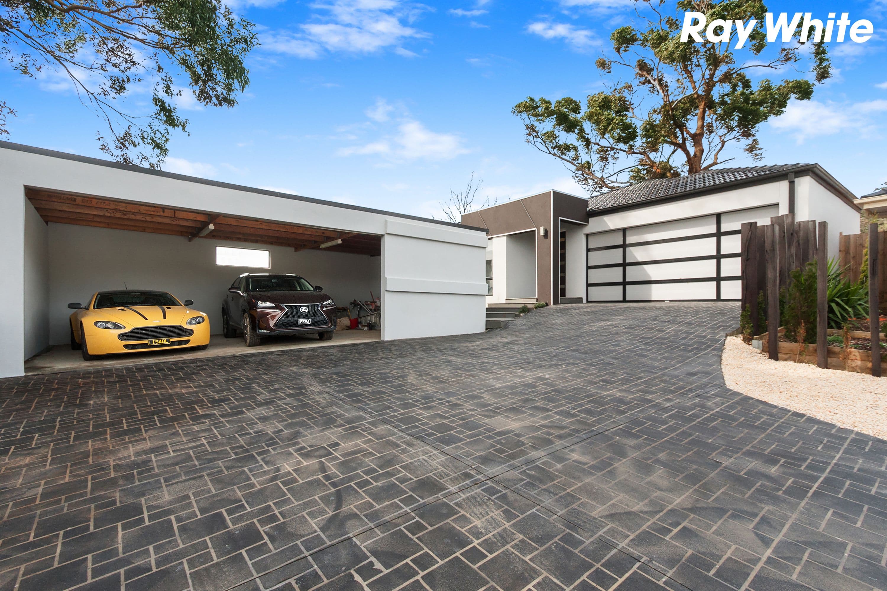 11 Penarie Place, Pakenham VIC 3810, Pakenham - Thumbnail 2