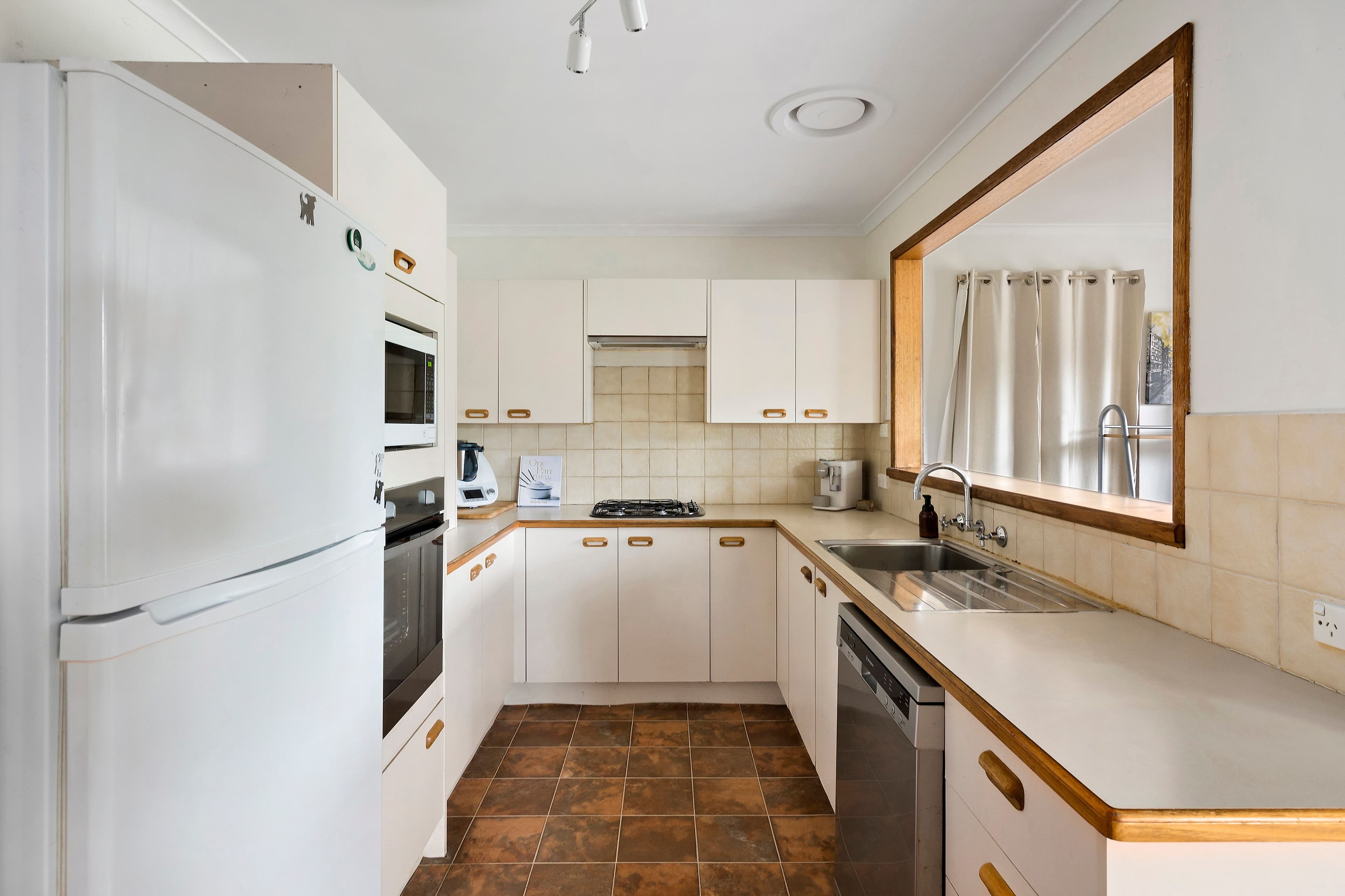 102 Willow Road, Frankston VIC 3199, Frankston - Thumbnail 6