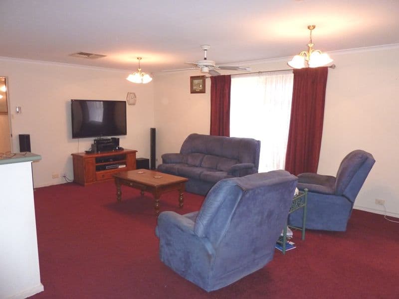 11 Castle Court, BLAKEVIEW SA 5114, Blakeview - Thumbnail 2